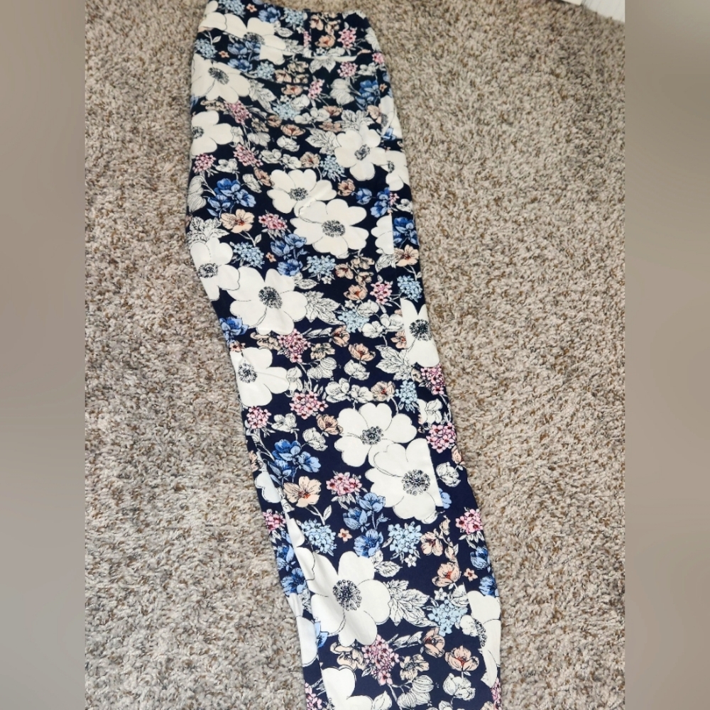 Ann Taylor Ankle Crop Floral Capri Pants